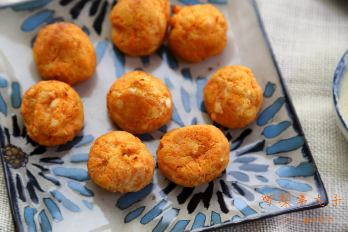 秋天润燥正当时不上火的炸丸子——雪梨素丸子的做法