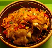 胡萝卜辣椒猪脚的做法