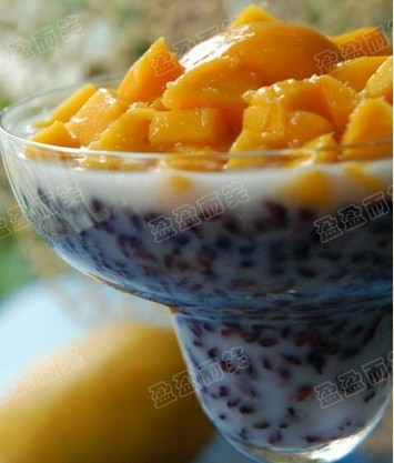 芒果椰汁黑糯米的做法