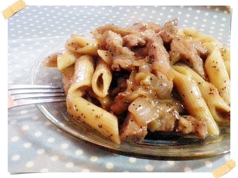 �����׺ں�������ͨ�ķ۵�����