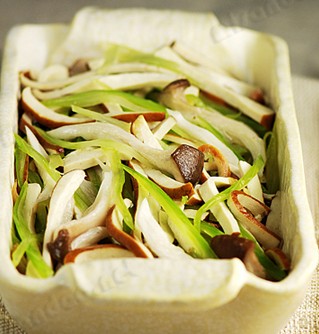 皇子菇西芹干丝的做法