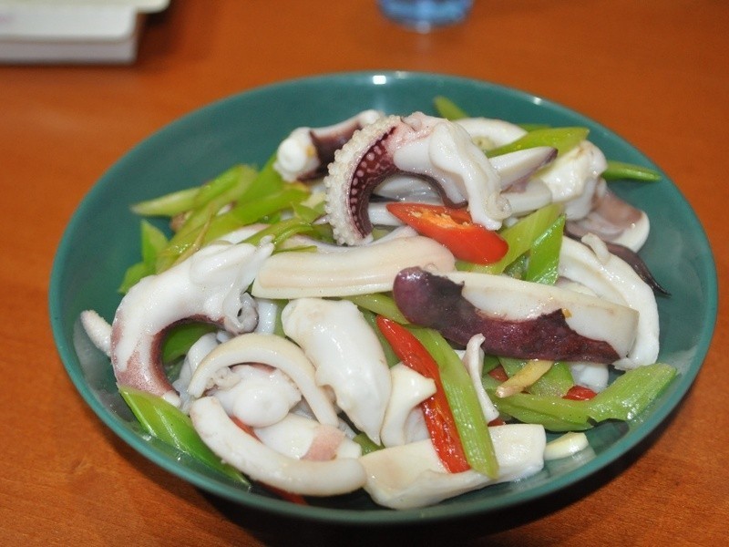 �����۳���֦������