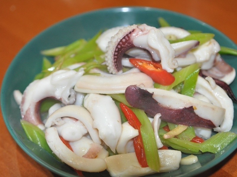 �����۳���֦������