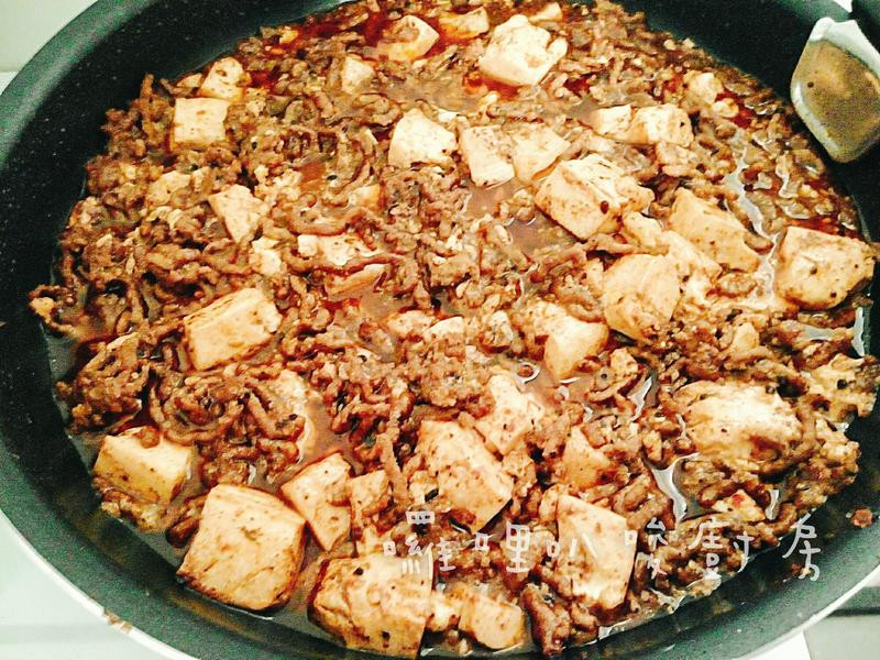 四川麻婆豆腐蛋包饭的做法