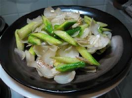 清炒芦笋百合的做法