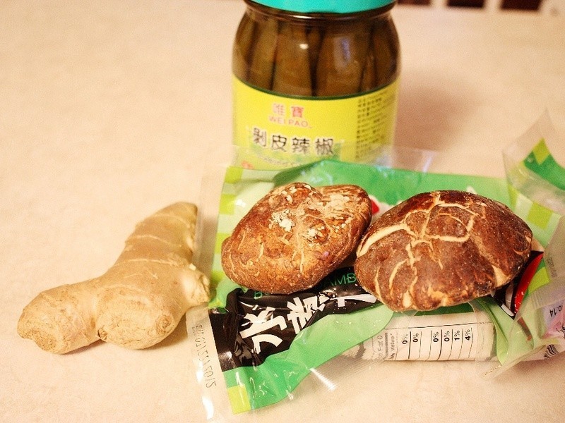 �������������̲���Ƥ��������Peeled Chilies chicken soup������