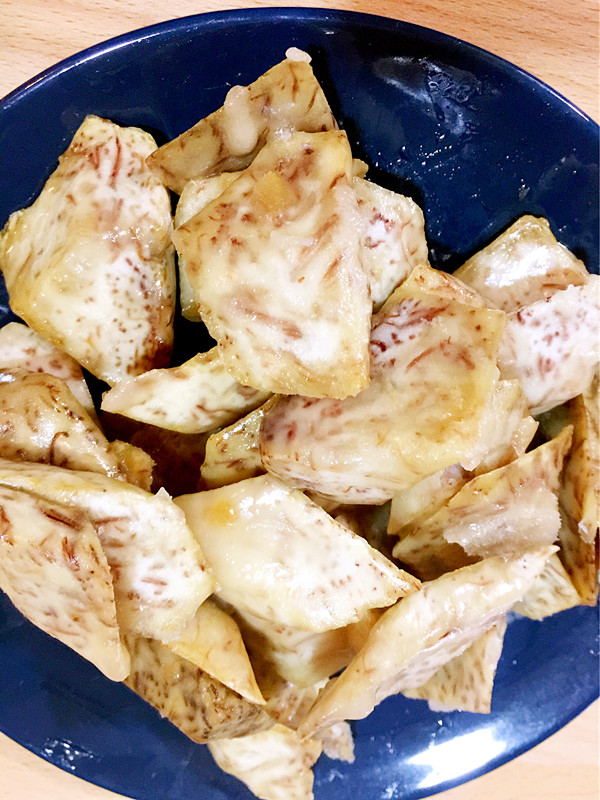 翻沙荔浦芋头的做法