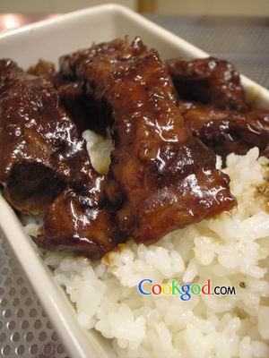 洋葱烧排骨的做法