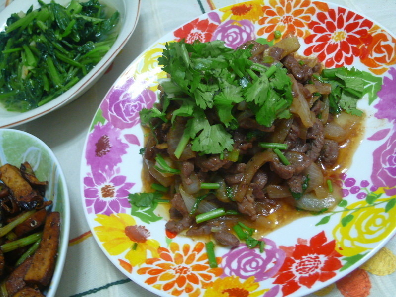 lanni 沙茶炒洋葱羊肉丝的做法