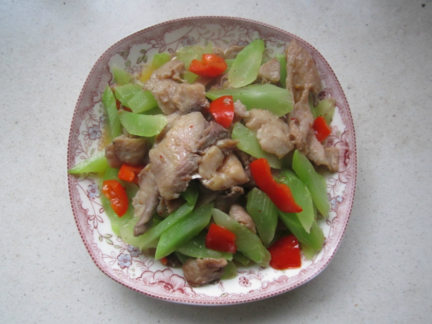 莴笋鱼片的做法