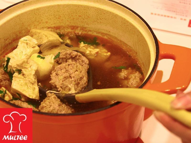 泡菜狮子头豆腐煲的做法