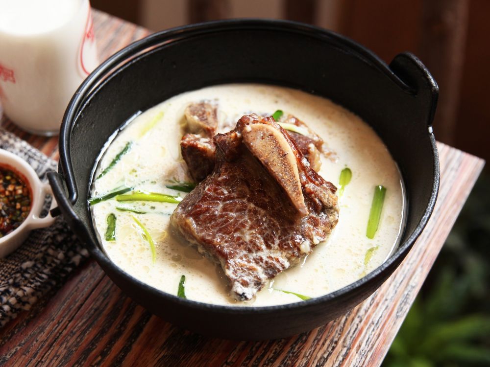 韩国牛骨奶汤的做法