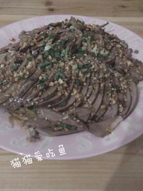 凉拌卤猪心的做法