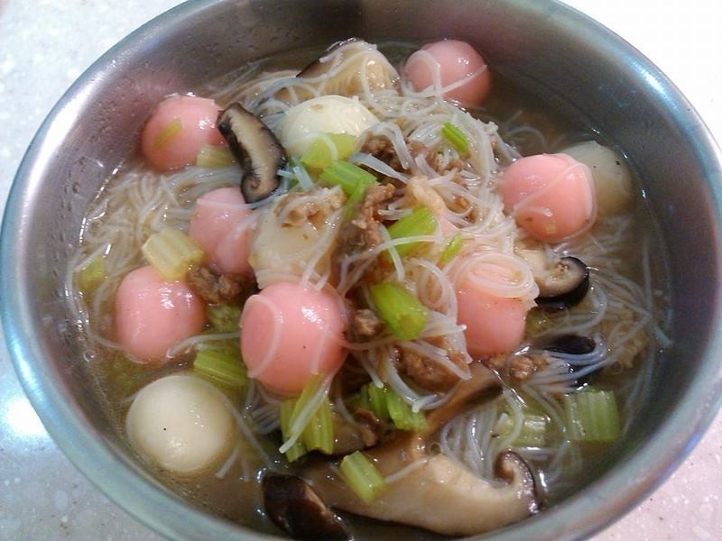 咸汤圆米粉(琬喻风味)的做法