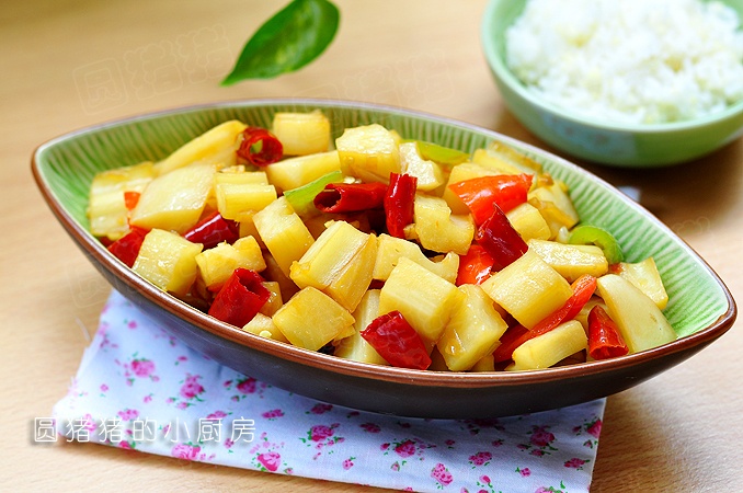 开胃爽口的酸辣藕丁的做法
