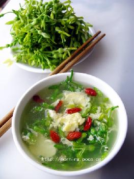 蛋花枸杞汤浸夜香花的做法