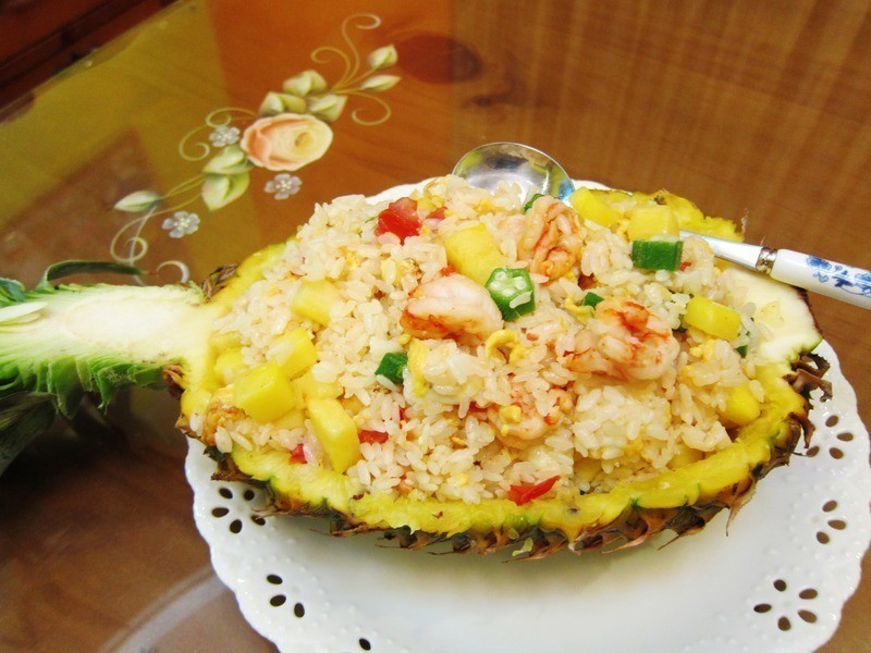 虾仁凤梨蛋炒饭的做法