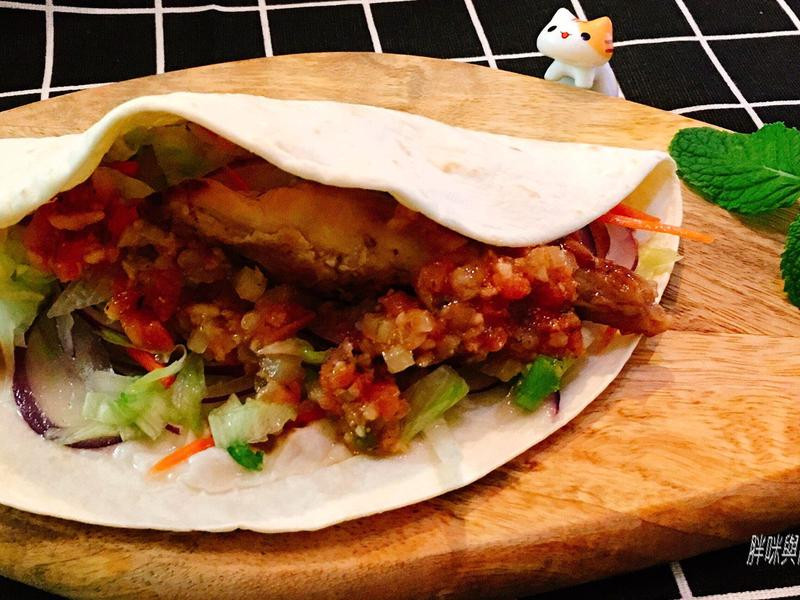 墨西哥迷迭香鸡腿排卷饼的做法