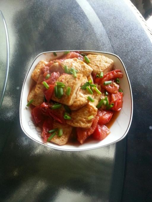 西红柿煎豆腐的做法