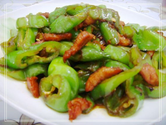 尖椒肉丝 。的做法
