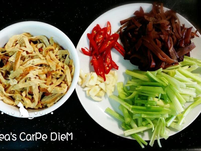 �۲���˿������