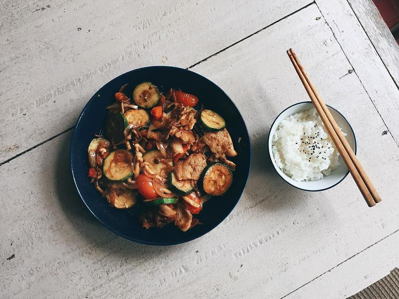 节瓜炒猪五花的做法