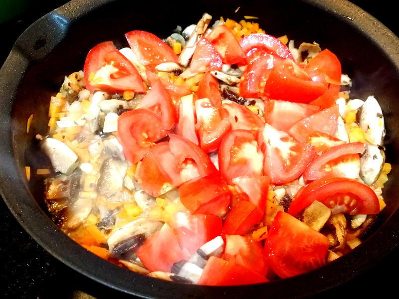 鲜茄蘑菇肠意粉的做法