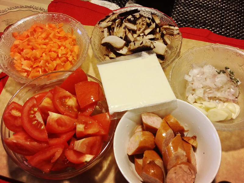 鲜茄蘑菇肠意粉的做法