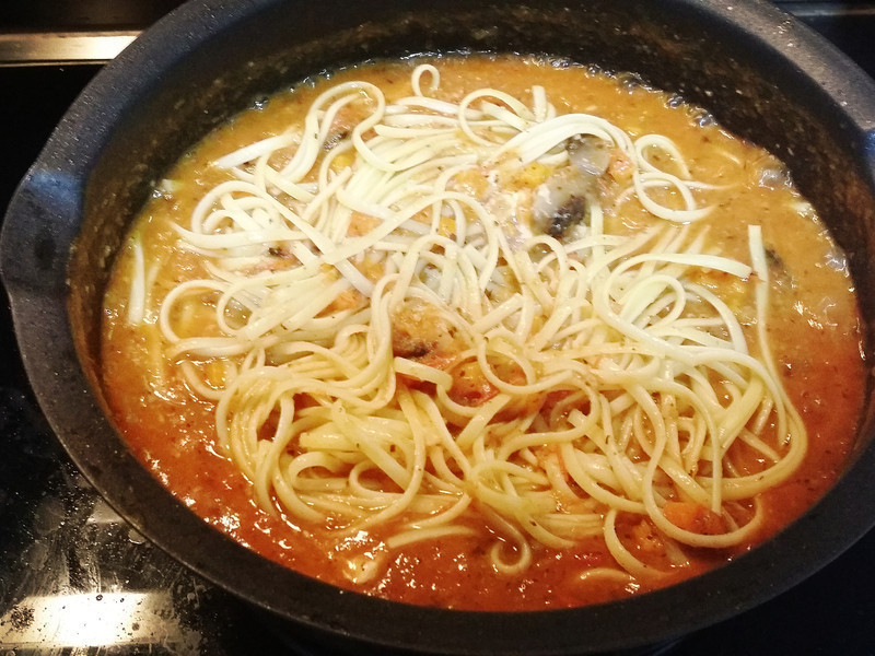 鲜茄蘑菇肠意粉的做法