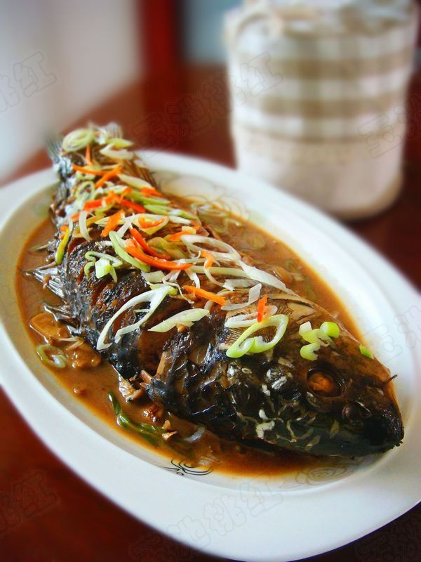 家常红烧鲤鱼——做法简单,味道不错的做法