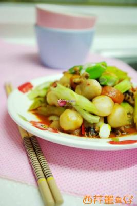 西芹墨鱼仔的做法