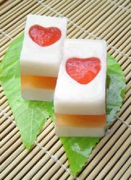 三层“加心”果冻的做法