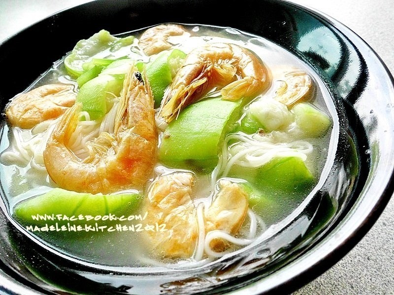 虾干丝瓜煨面的做法