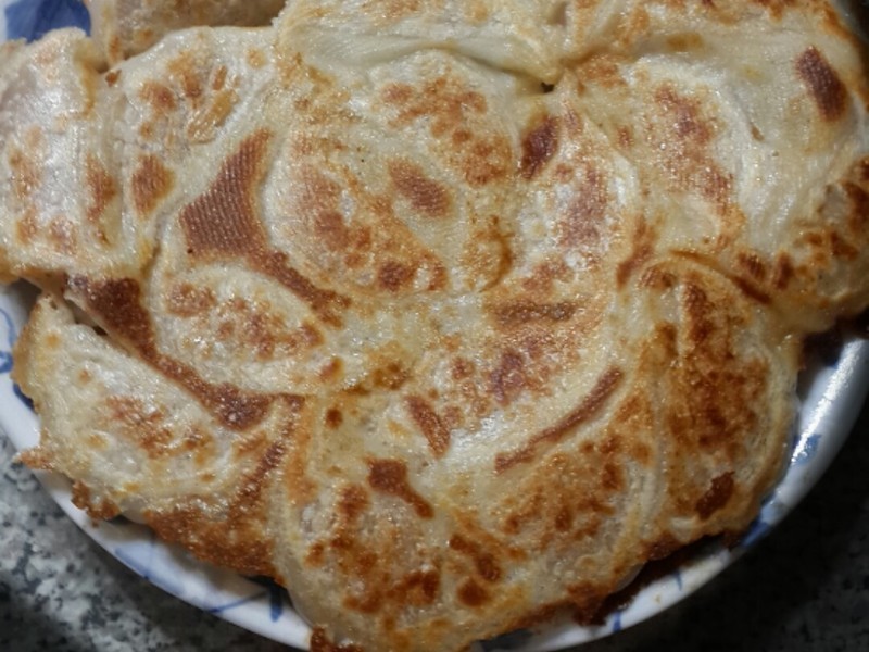 洋葱猪肉煎饺的做法