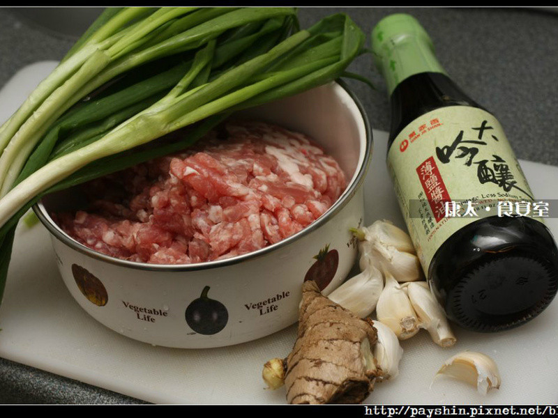 「万家香大吟酿薄盐酱油」低油低钠白菜狮子头的做法