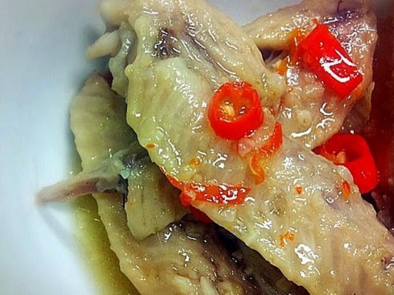 蒜辣鸡翼尖的做法