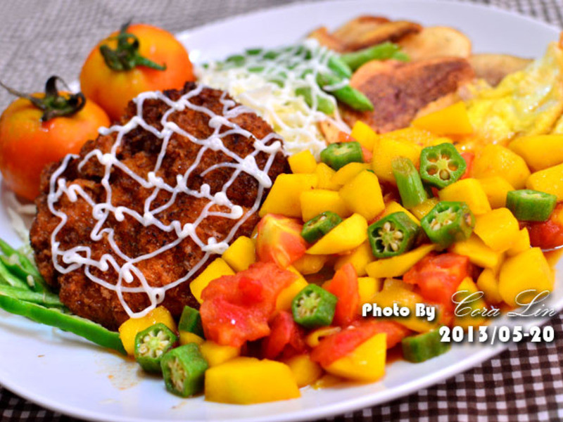 炸猪排佐水果酱的做法