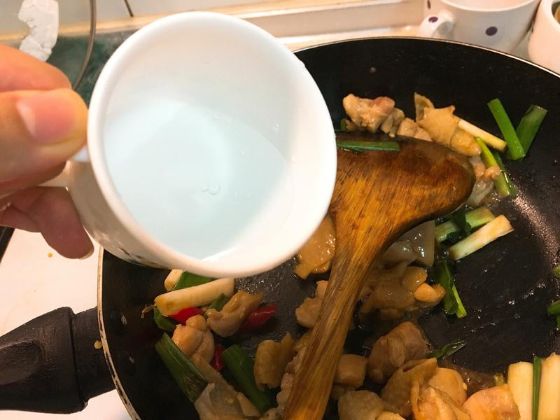 �б����������