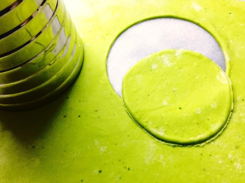 ��ɫ����ˮ�ȵ�����