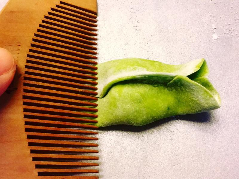 ��ɫ����ˮ�ȵ�����