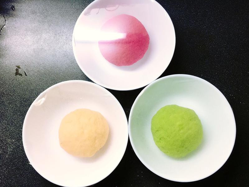 ��ɫ����ˮ�ȵ�����