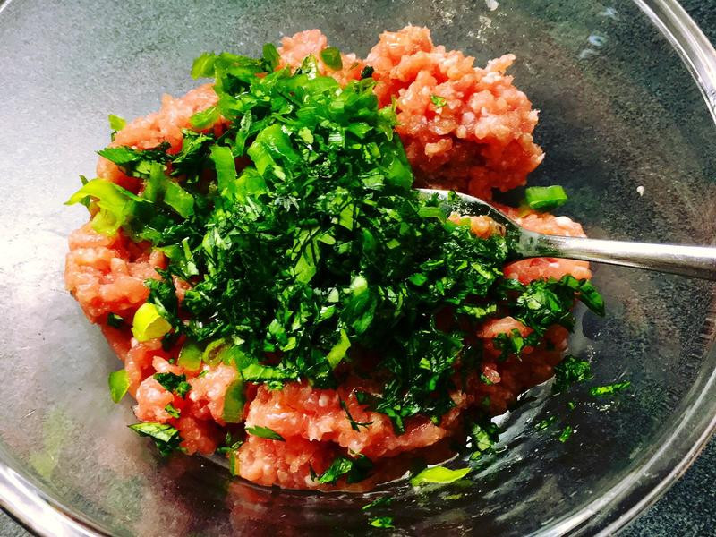 ��ɫ����ˮ�ȵ�����