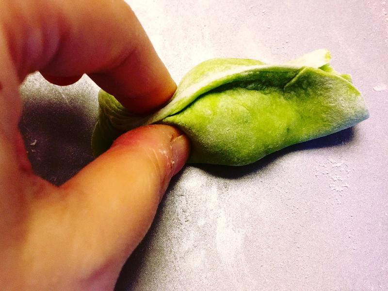 ��ɫ����ˮ�ȵ�����