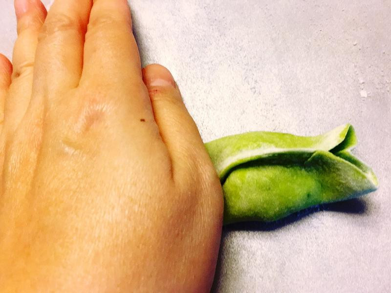 ��ɫ����ˮ�ȵ�����