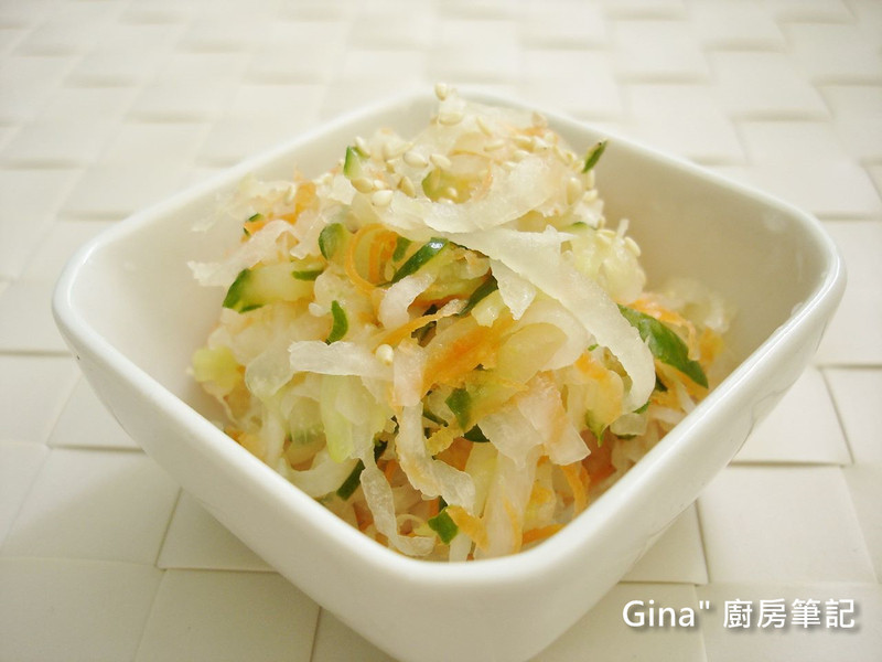 ������ɫ����С�˵�����