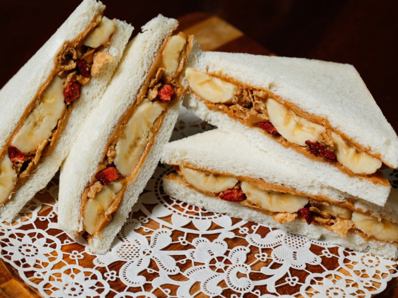 『豪华主餐窈窕轻食』水果总汇三明治的做法