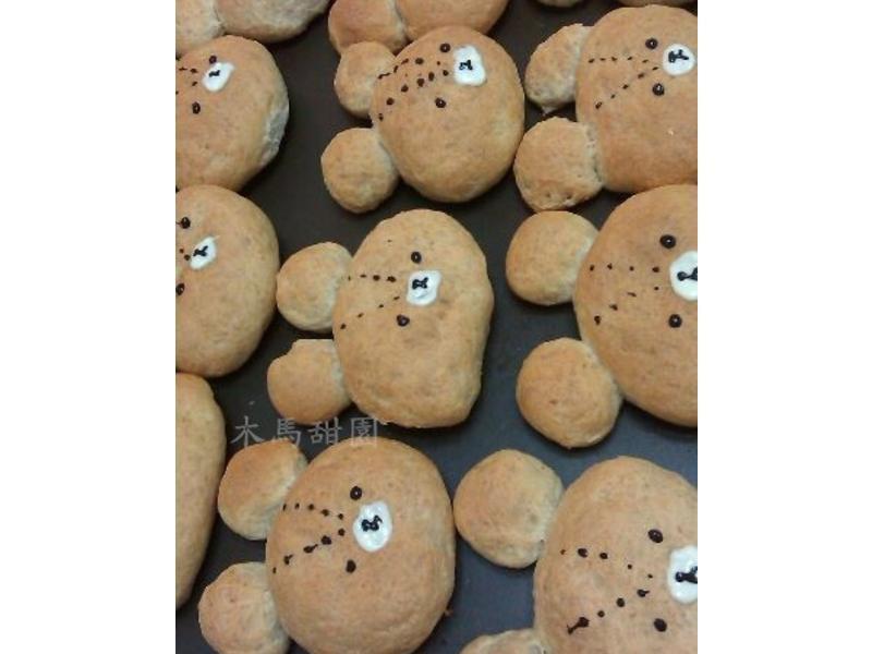 全麦芋头小熊学校面包的做法