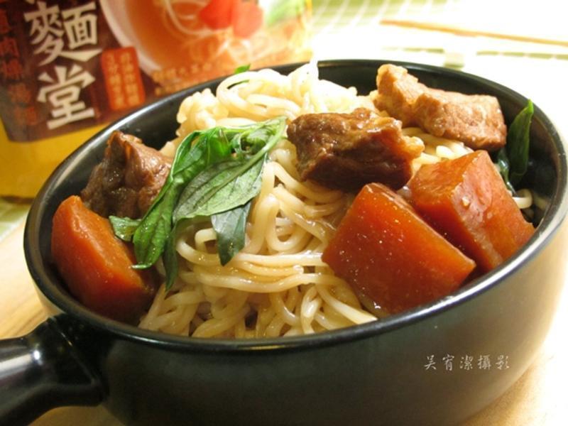 猪肉红葱香拌面的做法