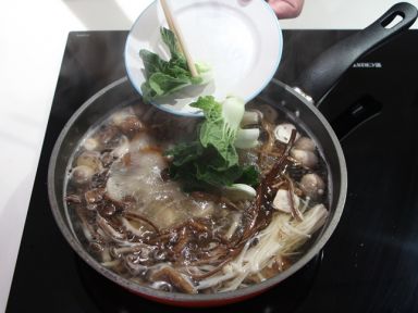 �Ӿ���������