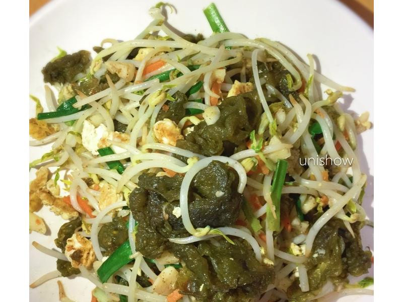 雨来菇炒豆芽的做法